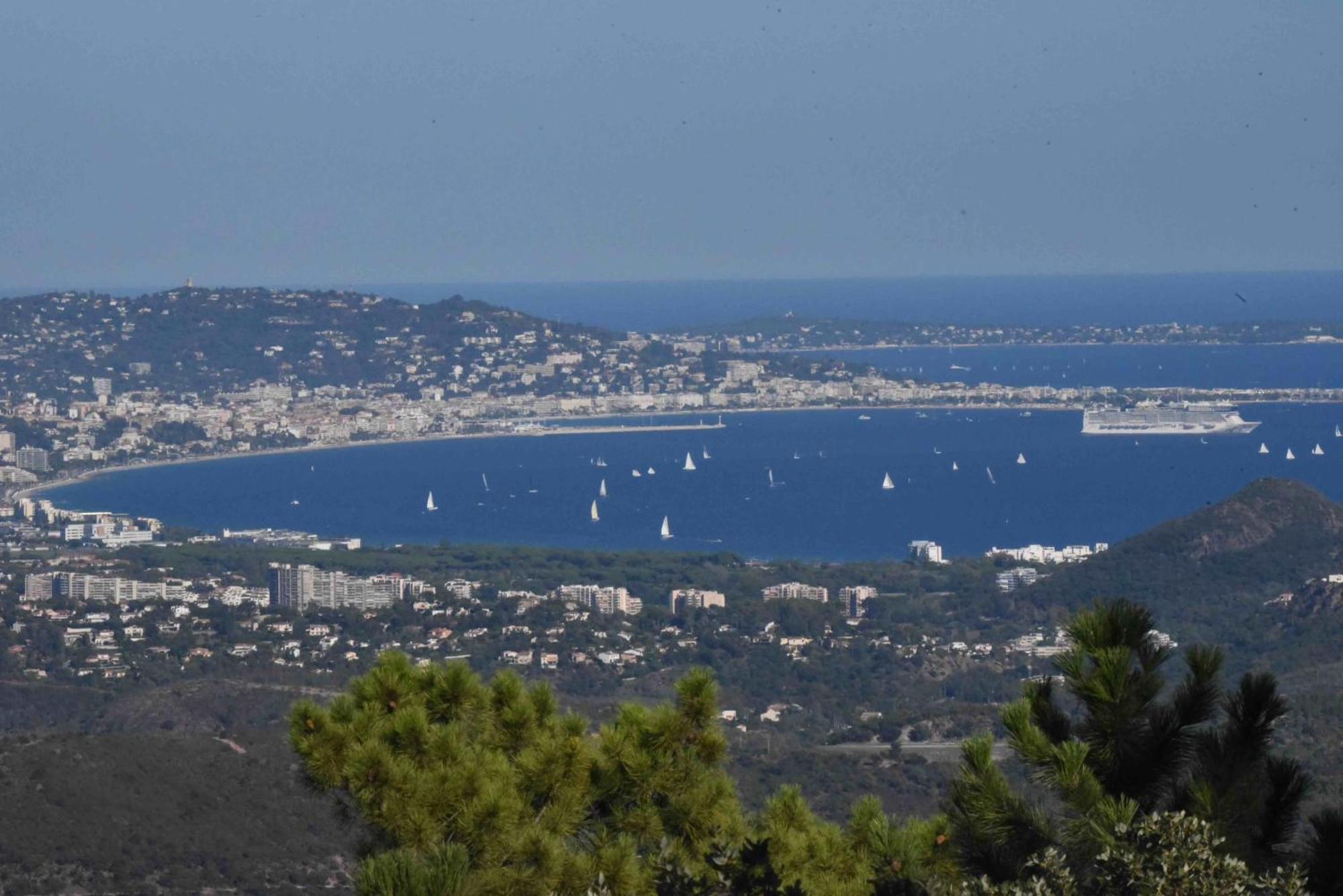 Villa Ormarine, Vue Exceptionnelle Sur La Baie De Cannes Et Le Mercantour Les Adrets-de-l'Esterel Εξωτερικό φωτογραφία